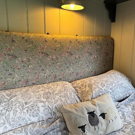 Greatwood Shepherds Hut Battle Exterior foto
